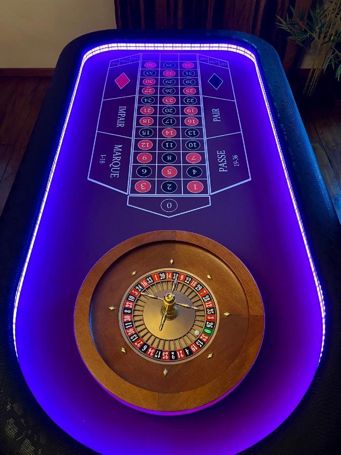 Capsule Casino - Jacuzzi - Billard - Netflix - Console & Jeux Apartment Mons Bagian luar foto
