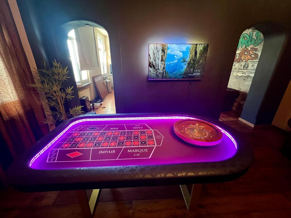 Capsule Casino - Jacuzzi - Billard - Netflix - Console & Jeux Apartment Mons Bagian luar foto